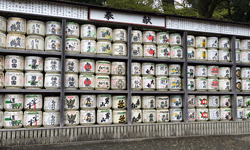 Sake barrel