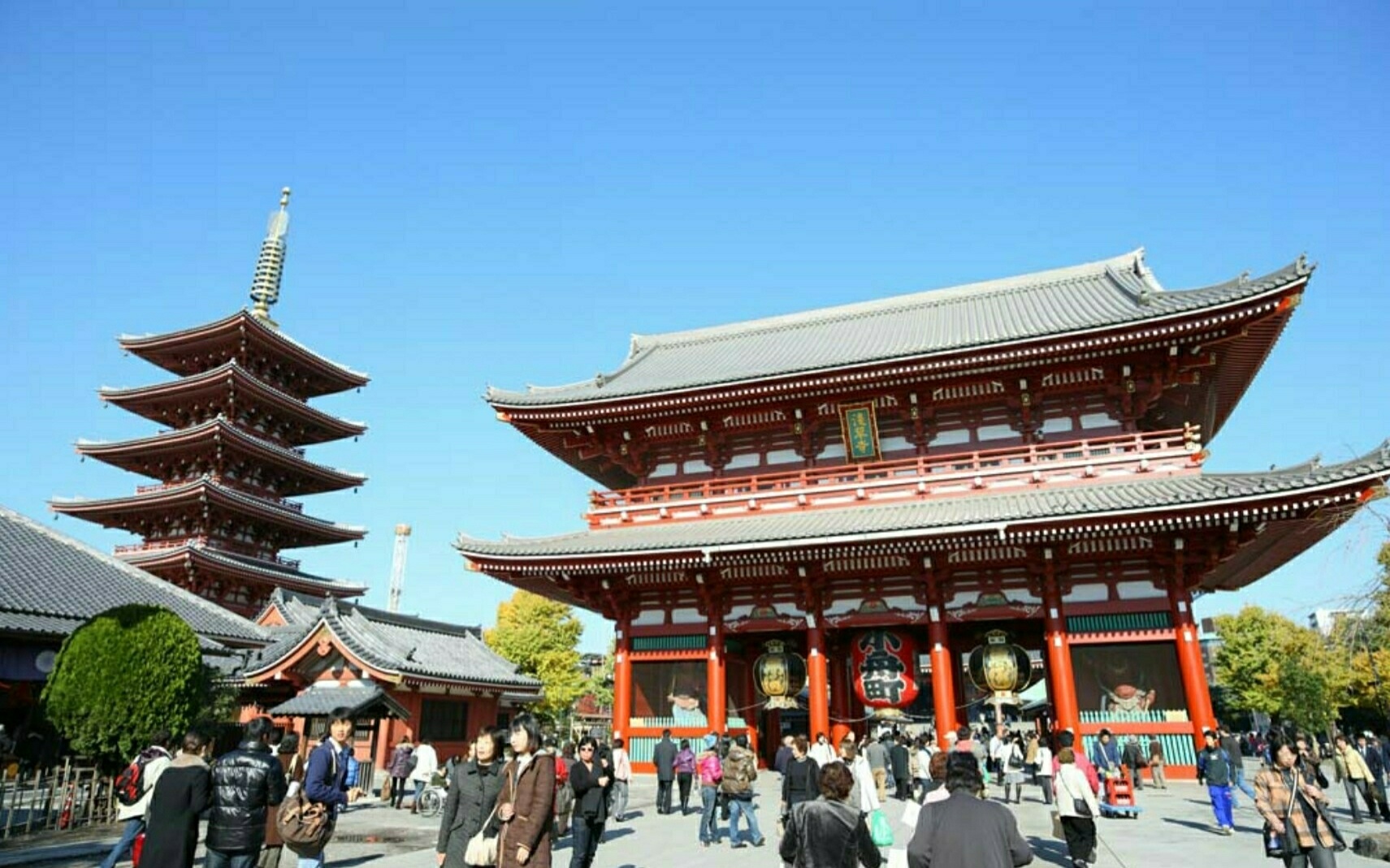 Main gate and Pagoda in Sensouji Temple