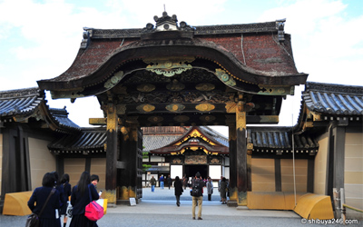 Kara-mon or Chinese-style gate of Nijo castle